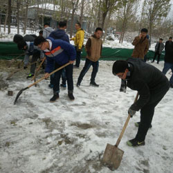 清扫学院积雪