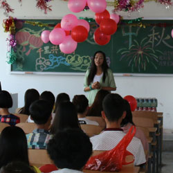 中秋慰问留守学生